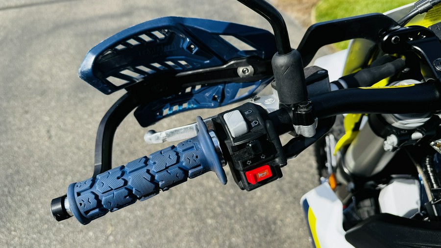 2025 Husqvarna Motorcycles FE 350s