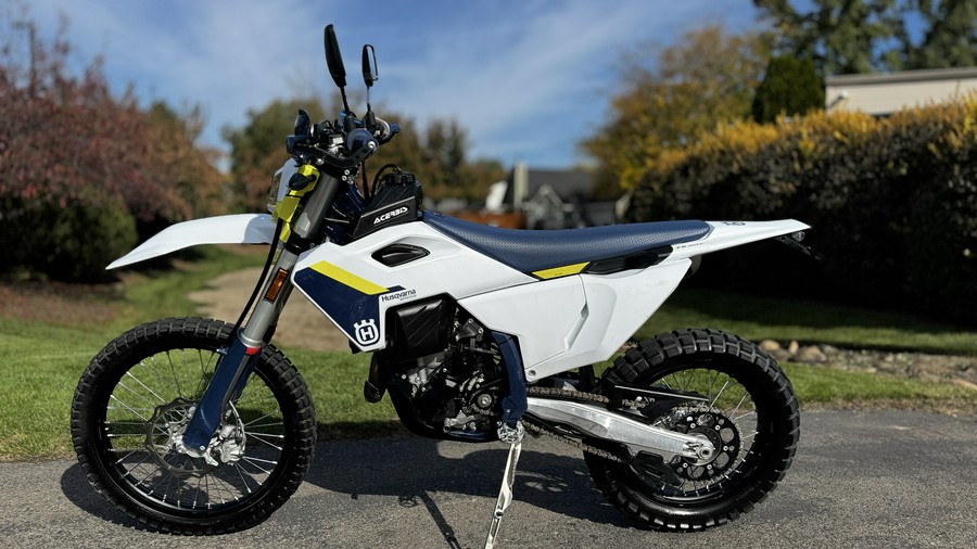 2025 Husqvarna Motorcycles FE 350s