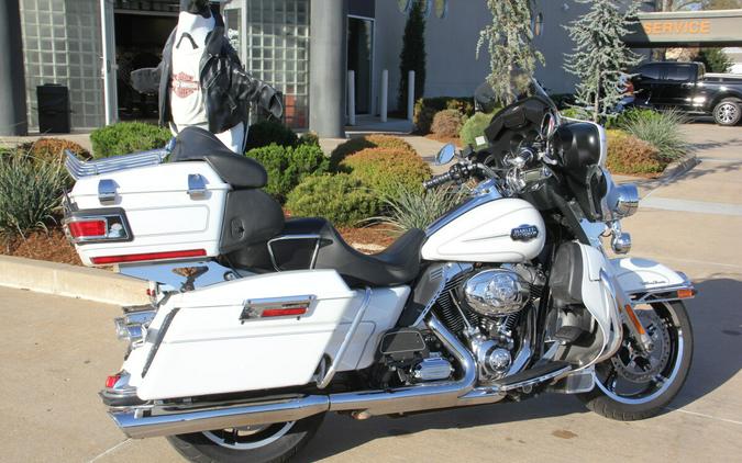 2012 Harley-Davidson Ultra Classic Electra Glide Hot White Pearl