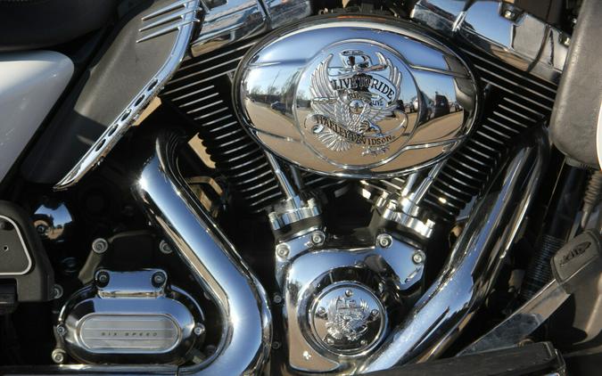 2012 Harley-Davidson Ultra Classic Electra Glide Hot White Pearl