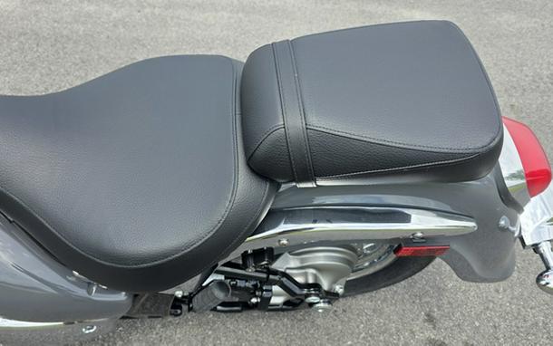 2025 Suzuki Boulevard C50
