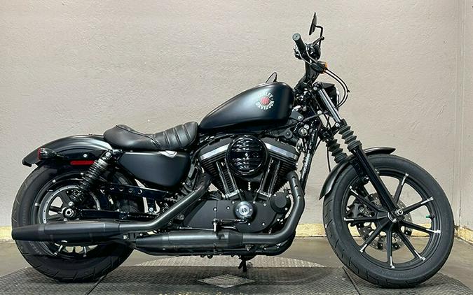 2022 Harley-Davidson Iron 883 Review [Air-Cooled Sportster]