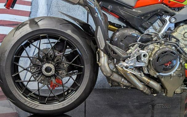 2023 Ducati Streetfighter V4 Lamborghini Livery