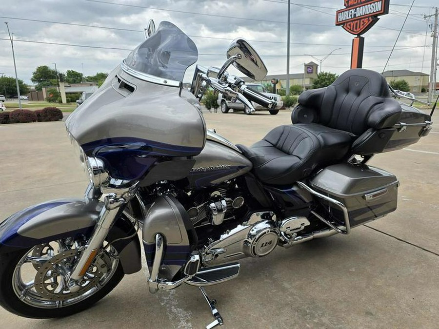 2017 Harley-Davidson® FLHTKSE - CVO™ Limited