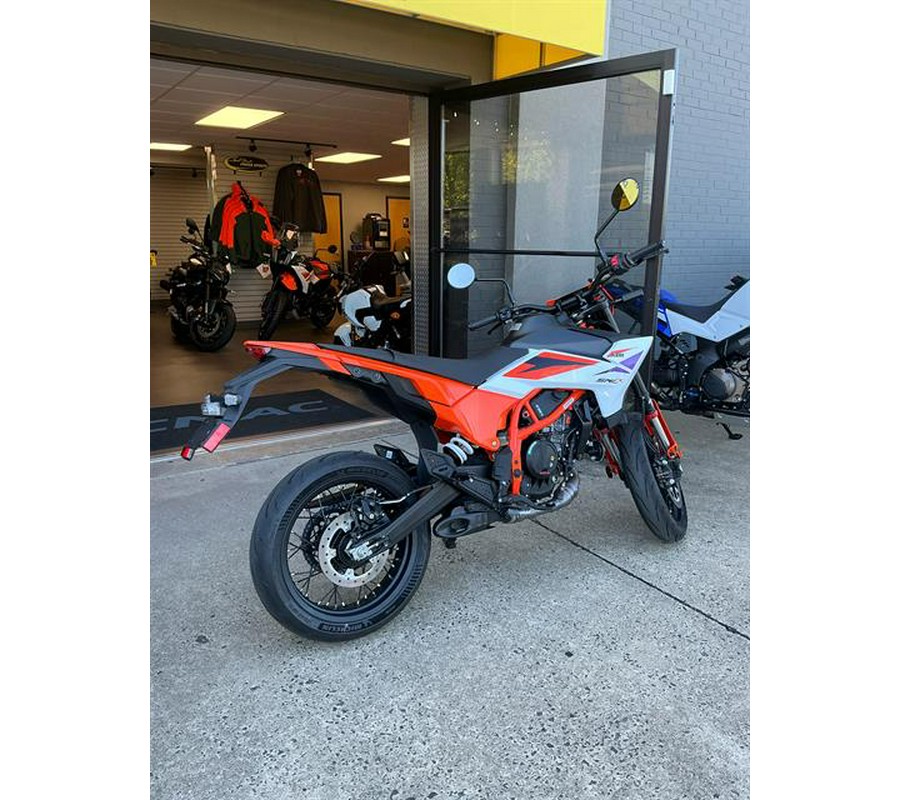 2025 KTM 390 SMC R
