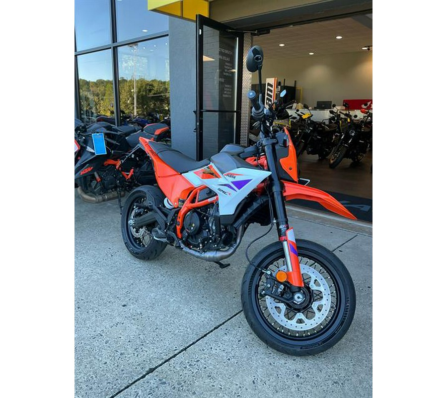 2025 KTM 390 SMC R