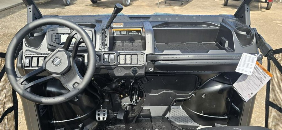 2026 Can-Am® Defender MAX HD7