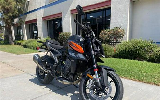 2024 KTM 990 Duke