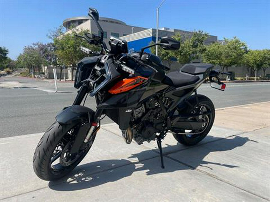 2024 KTM 990 Duke