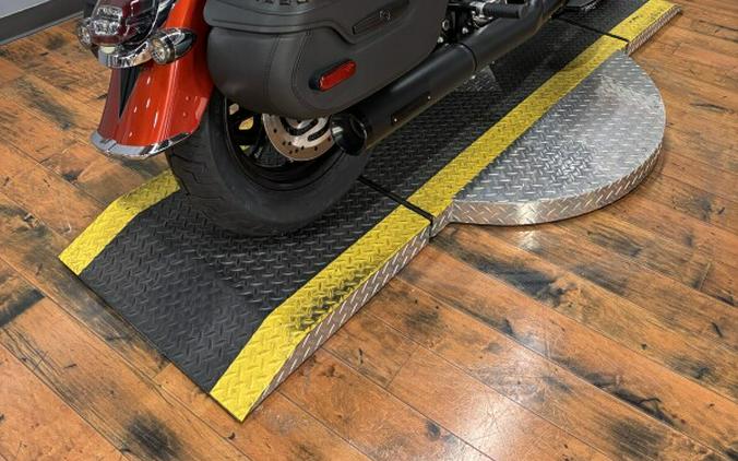 2025 Harley-Davidson® Heritage Classic WHISKY FIRE/BLK BO