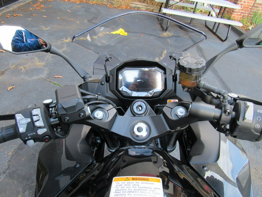 2025 Kawasaki Ninja 1100SX ABS