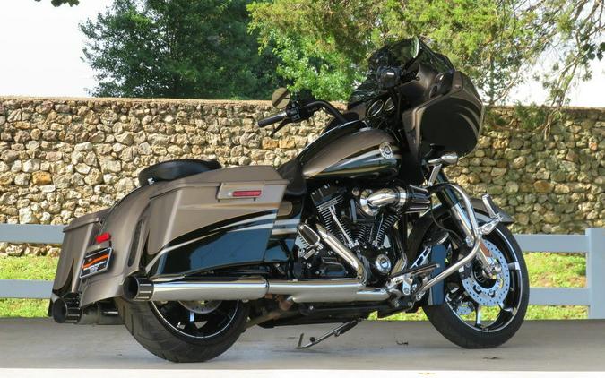 2013 Harley-Davidson® FLTRXSE2 - CVO™ Road Glide® Custom®