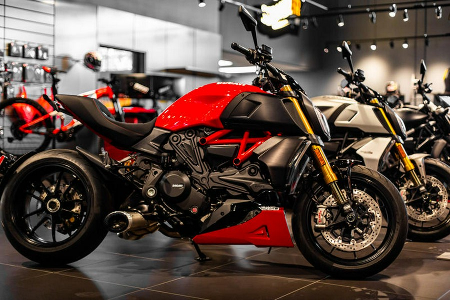 2020 Ducati Streetfighter V4 S Ducati Red