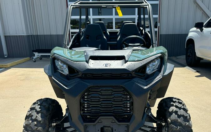 2024 Can-Am™ Commander MAX DPS 700