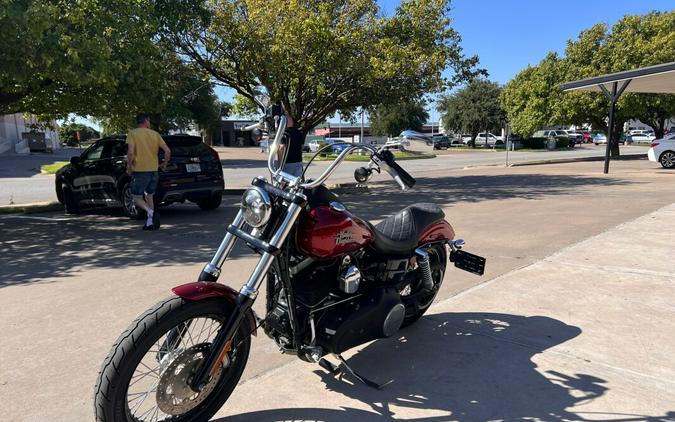 2016 Harley-Davidson® Street Bob® Velocity Red Sunglo