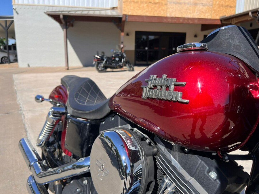 2016 Harley-Davidson® Street Bob® Velocity Red Sunglo