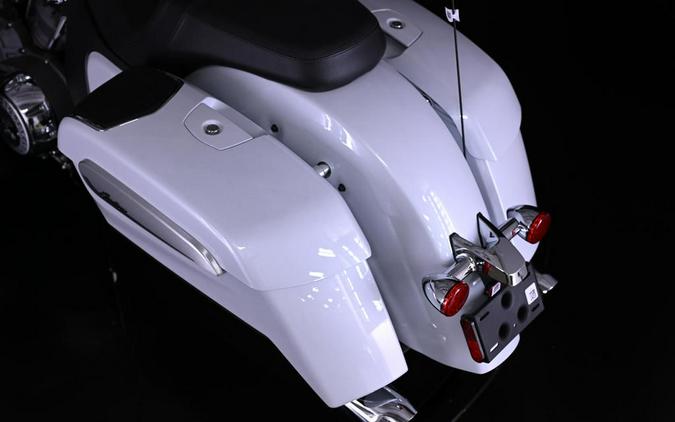 2024 Indian Motorcycle® Challenger® Limited with PowerBand Audio Package Ghost White Metallic