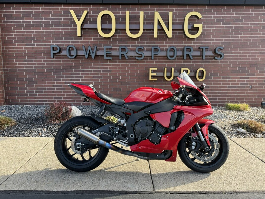 2019 Yamaha YZF-R1