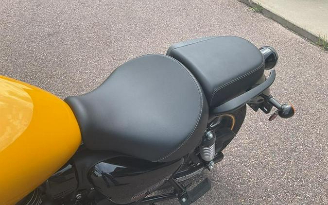 2022 Royal Enfield Meteor Fireball Yellow