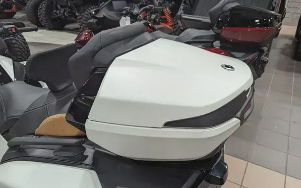 New 2024 CAN-AM SPYDER RT SEATOSKY VEGAS WHITE SATIN