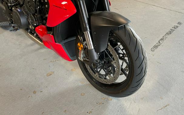 2025 Ducati Diavel V4 - DEMO
