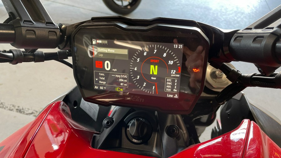 2025 Ducati Diavel V4 - DEMO