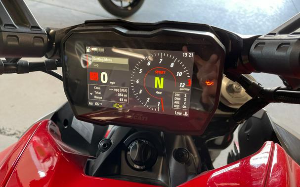 2025 Ducati Diavel V4 - DEMO