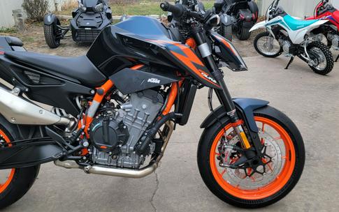 2023 KTM Duke 890 R