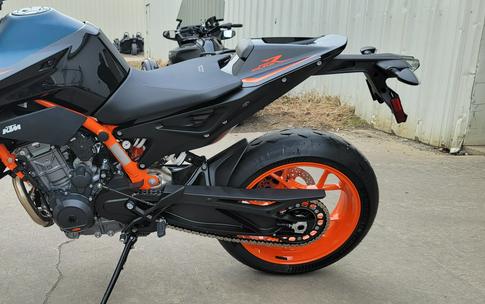 2023 KTM Duke 890 R