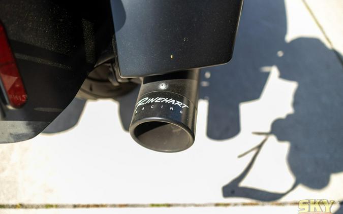 2020 Indian Motorcycle CHALLENGER DARK HORSE THNDR BLK SMK 49ST Dark Horse