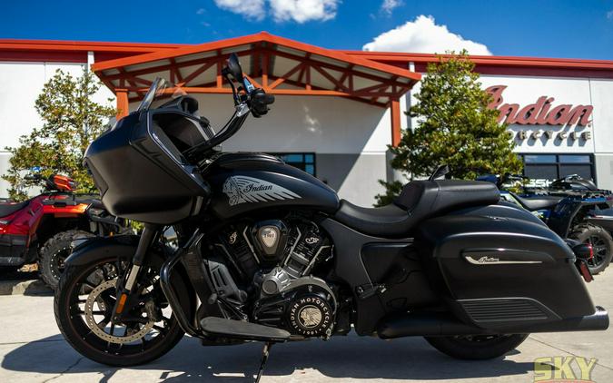 2020 Indian Motorcycle CHALLENGER DARK HORSE THNDR BLK SMK 49ST Dark Horse