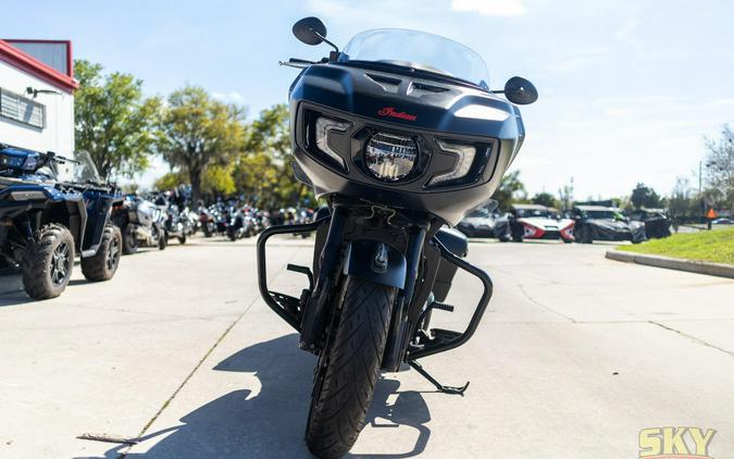 2020 Indian Motorcycle CHALLENGER DARK HORSE THNDR BLK SMK 49ST Dark Horse