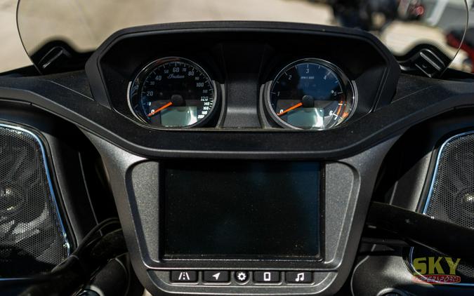 2020 Indian Motorcycle CHALLENGER DARK HORSE THNDR BLK SMK 49ST Dark Horse