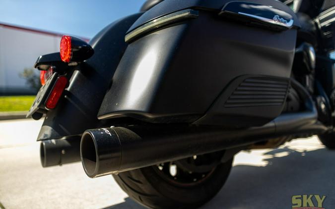 2020 Indian Motorcycle CHALLENGER DARK HORSE THNDR BLK SMK 49ST Dark Horse