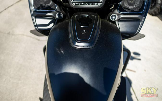 2020 Indian Motorcycle CHALLENGER DARK HORSE THNDR BLK SMK 49ST Dark Horse