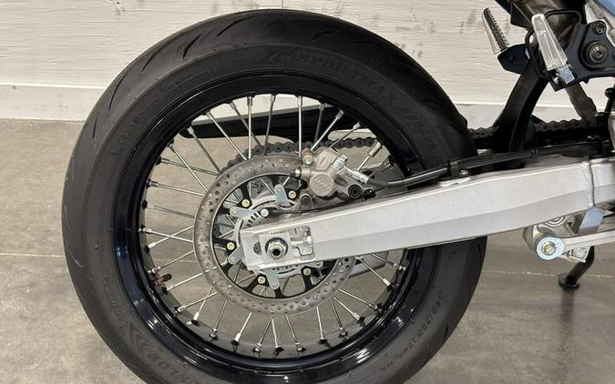 2025 Suzuki DR-Z4SMM5