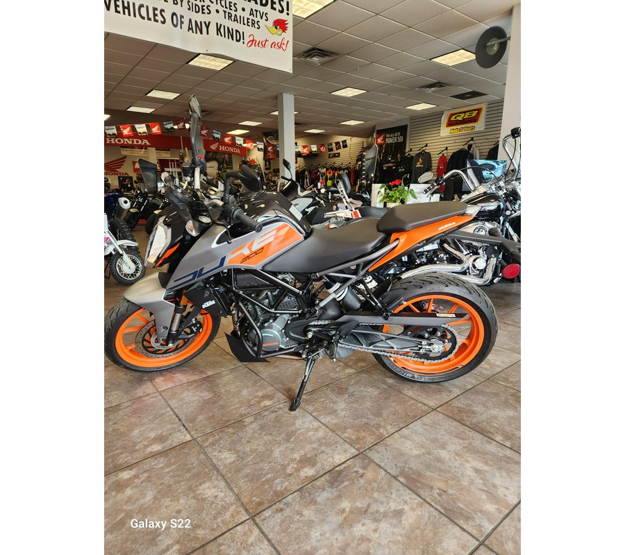2023 200 Duke - KTM