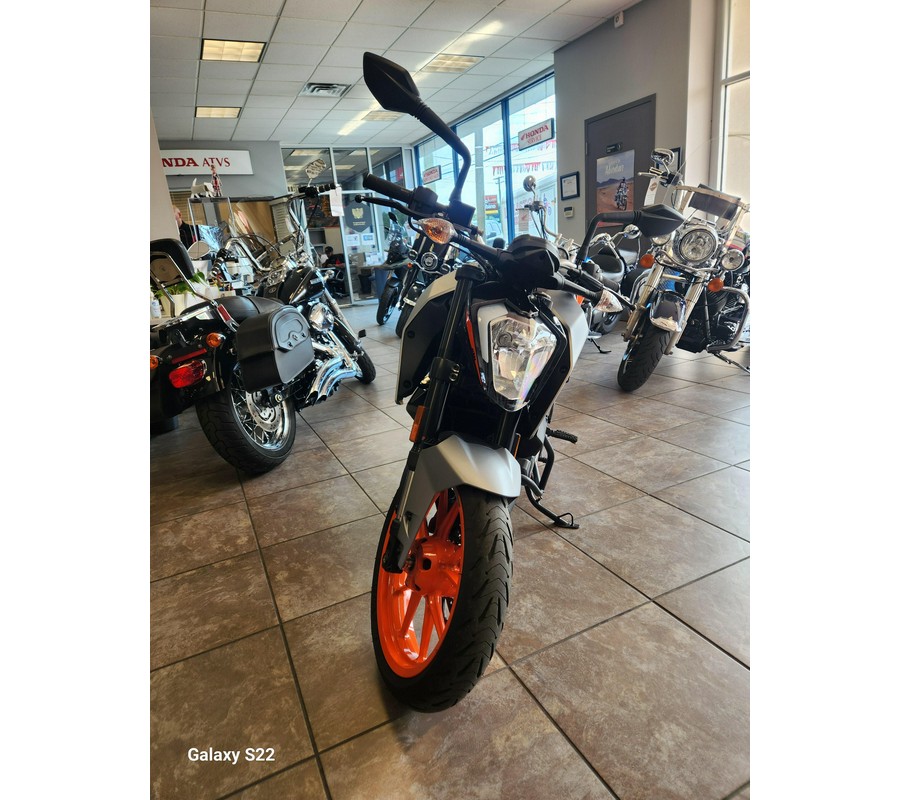 2023 200 Duke - KTM