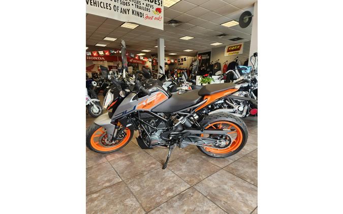 2023 200 Duke - KTM