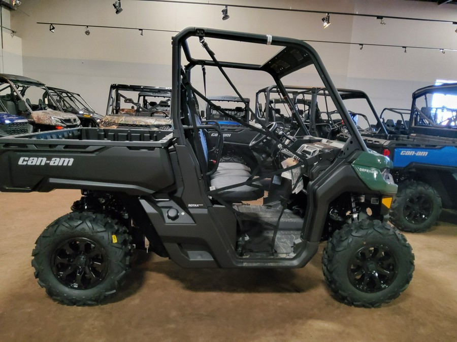 2023 Can-Am™ Defender DPS HD7