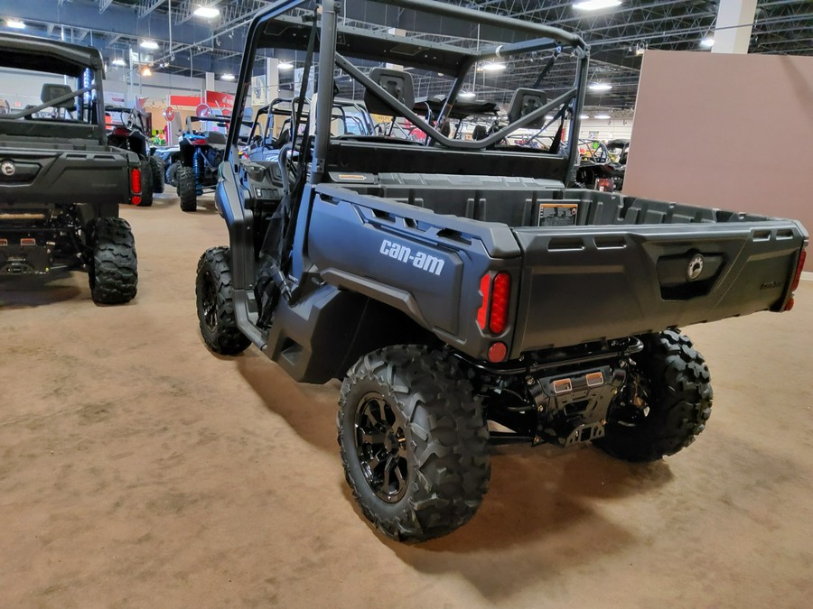 2023 Can-Am™ Defender DPS HD7