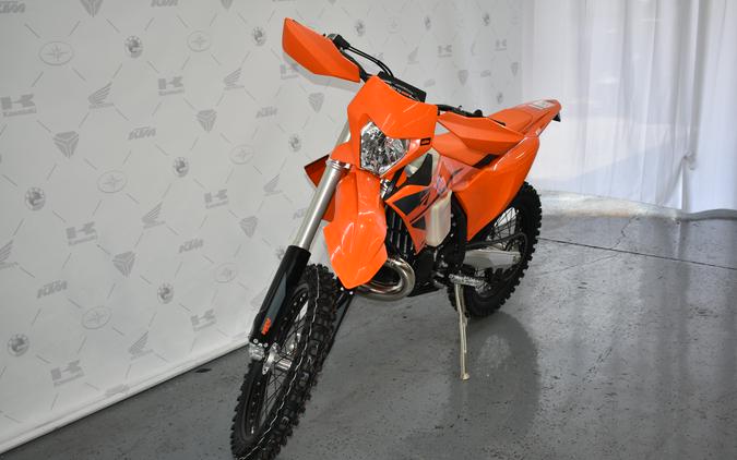 2025 KTM XC 300 W