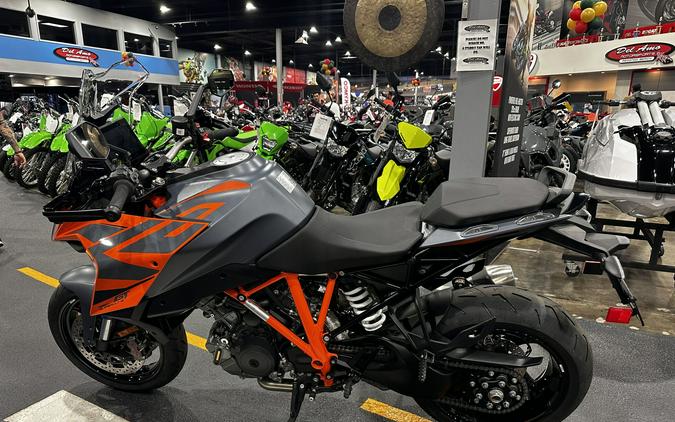 2023 KTM 1290 SUPER DUKE GT