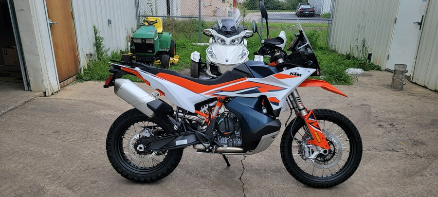 2023 KTM Adventure 890 R