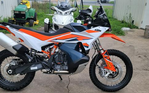 2023 KTM Adventure 890 R