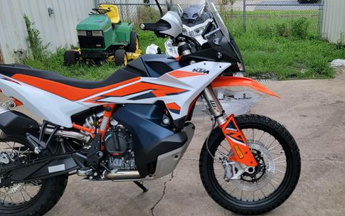 2023 KTM Adventure 890 R