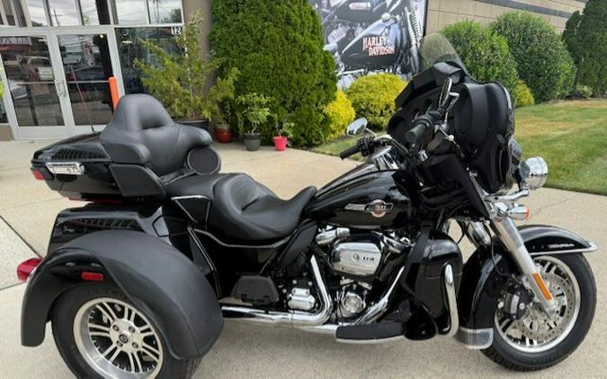 2022 Harley-Davidson Tri Glide Ultra FLHTCUTG