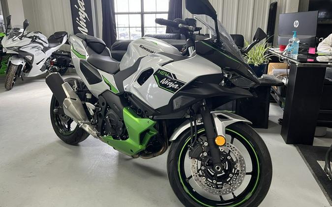 2024 Kawasaki Ninja® 7 Hybrid ABS