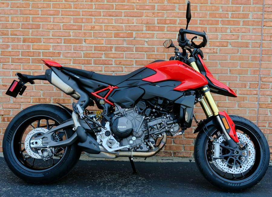 2026 Ducati Hypermotard V2