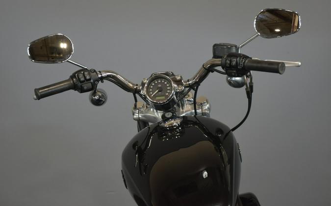 2017 Harley-Davidson 1200 Custom Vivid Black